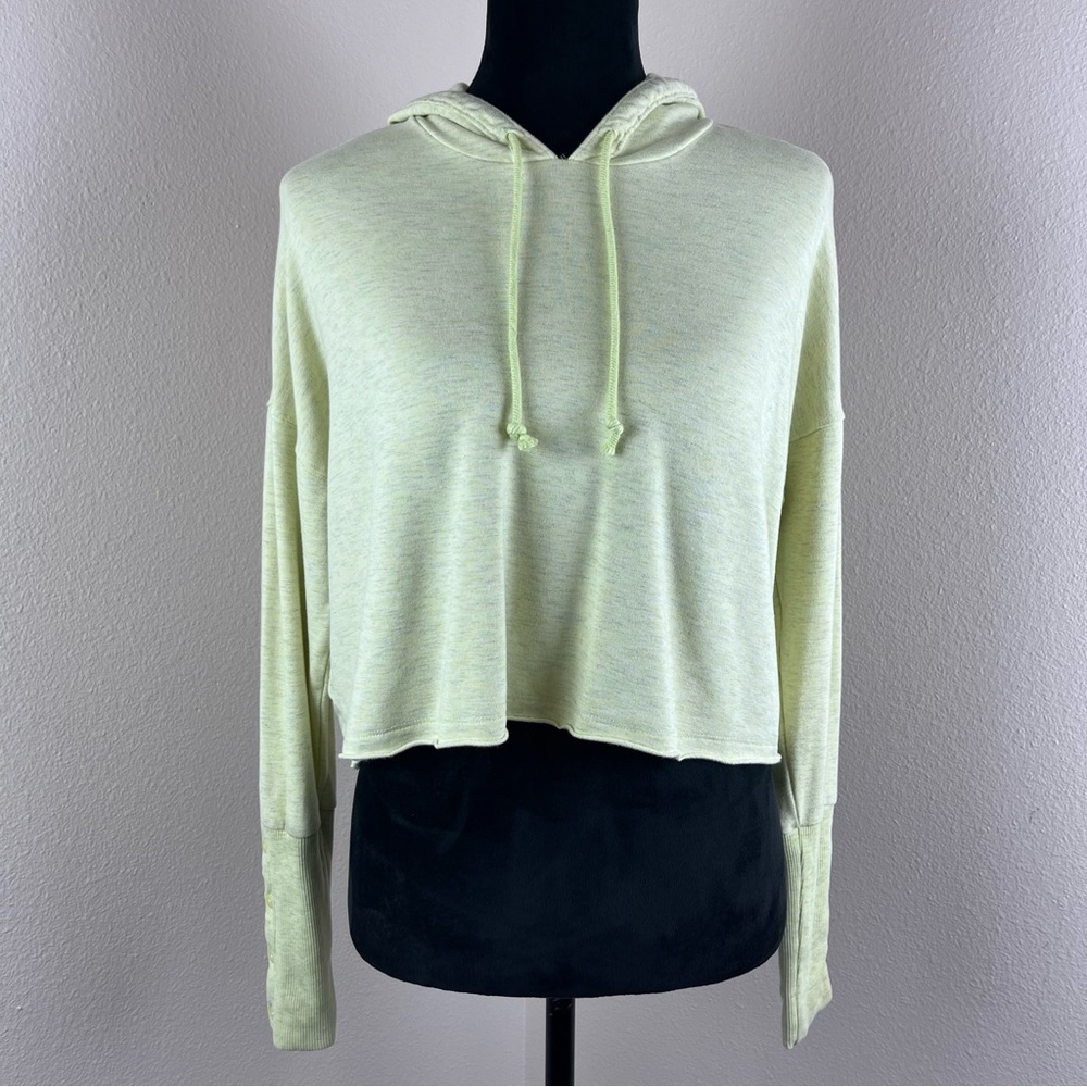 Nike Shirt Womens Small Cropped Hoodie Athletic Activewear Workout Yellow